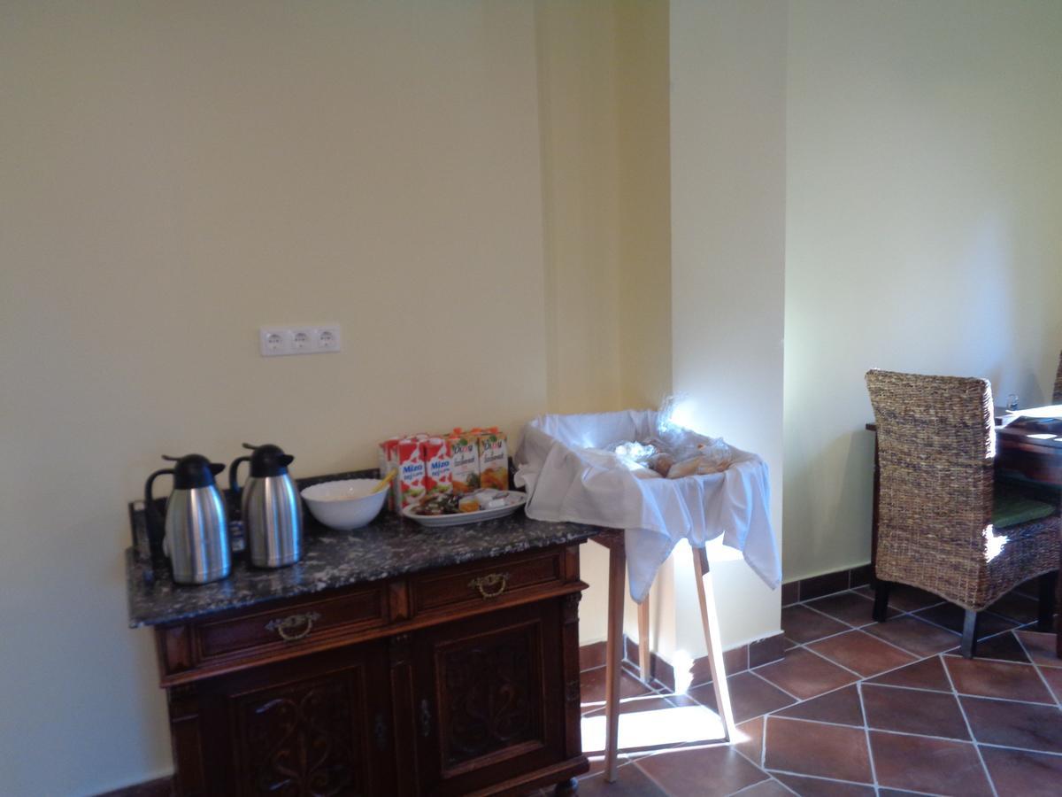 Arnyas Park Apartmanhaz Bed & Breakfast Balatonalmadi Exterior photo