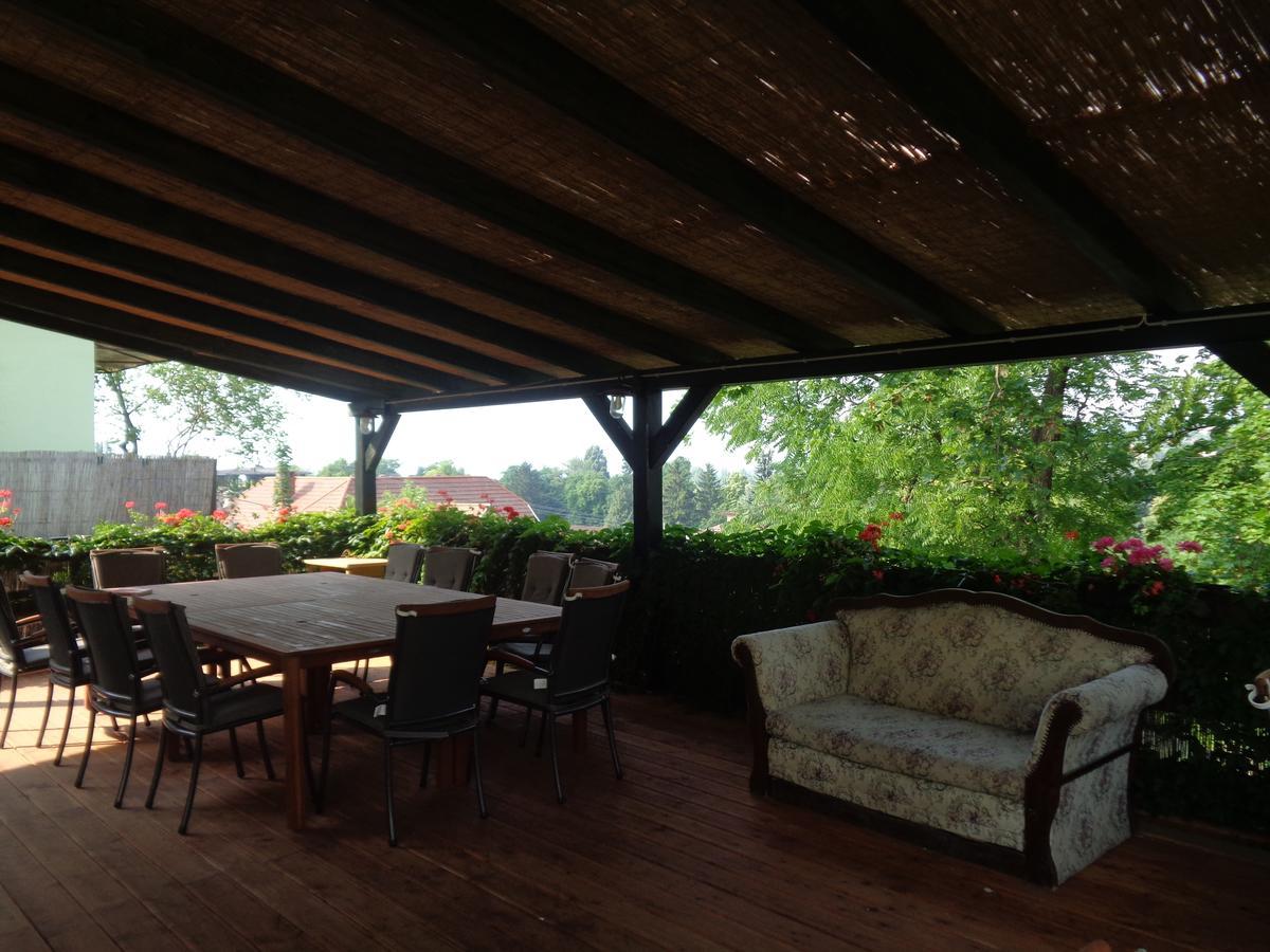 Arnyas Park Apartmanhaz Bed & Breakfast Balatonalmadi Exterior photo