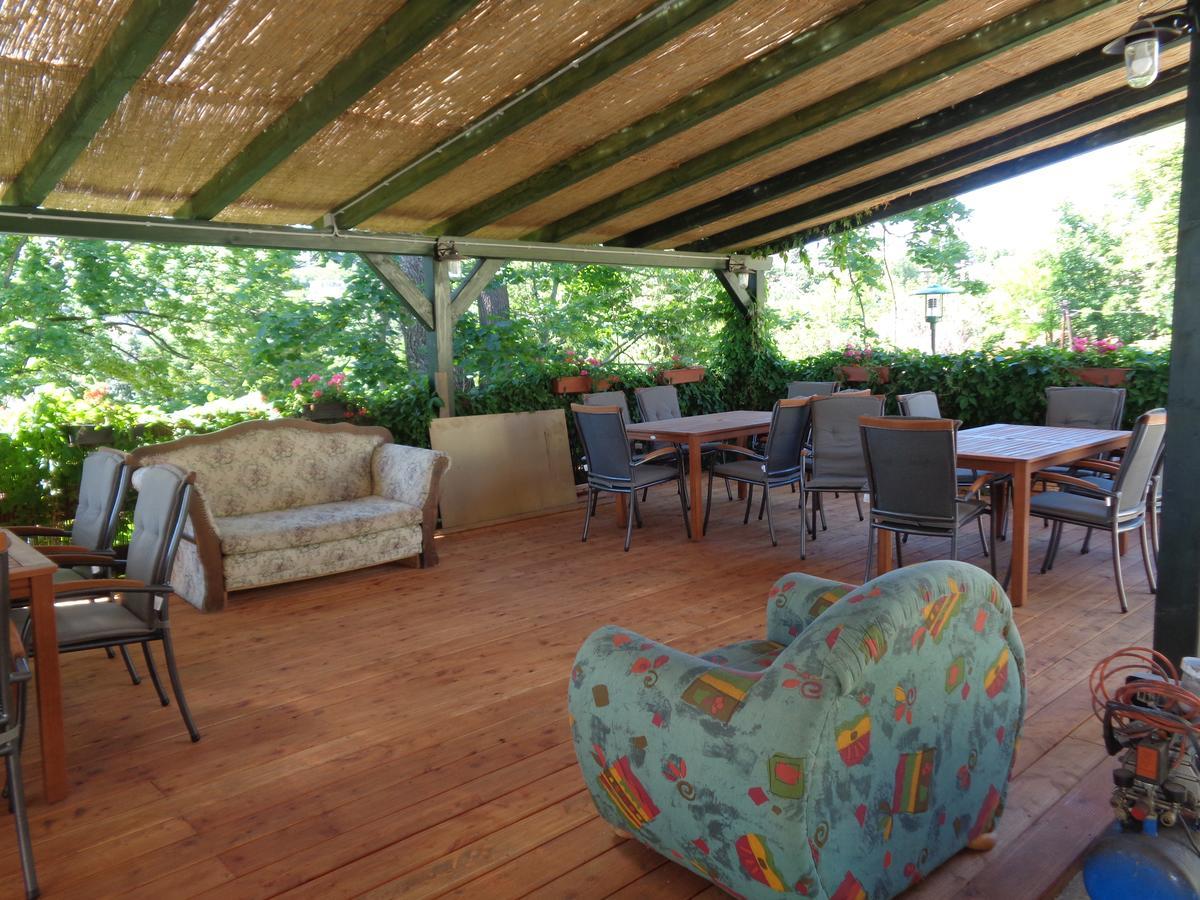 Arnyas Park Apartmanhaz Bed & Breakfast Balatonalmadi Exterior photo